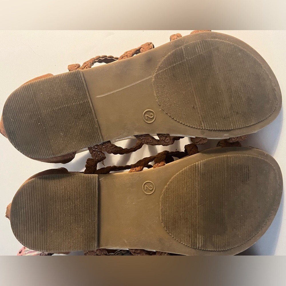 Set of 2 Pairs Girls Youth Size 2 Boho Strap Gladiator Sandals Shoes Footwear - Picture 16 of 16